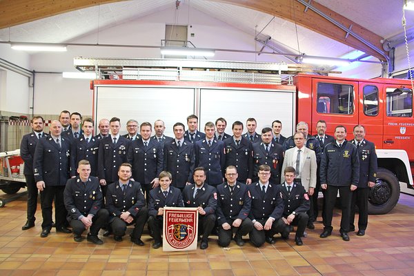 You are currently viewing Maschinisten-Ausbildung: Feuerwehrler aus dem Landkreis zu Gast in Pressath